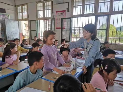 衡陽幼兒師專小教系學(xué)生暑假社會實(shí)踐心理調(diào)研報告喜獲省一等獎