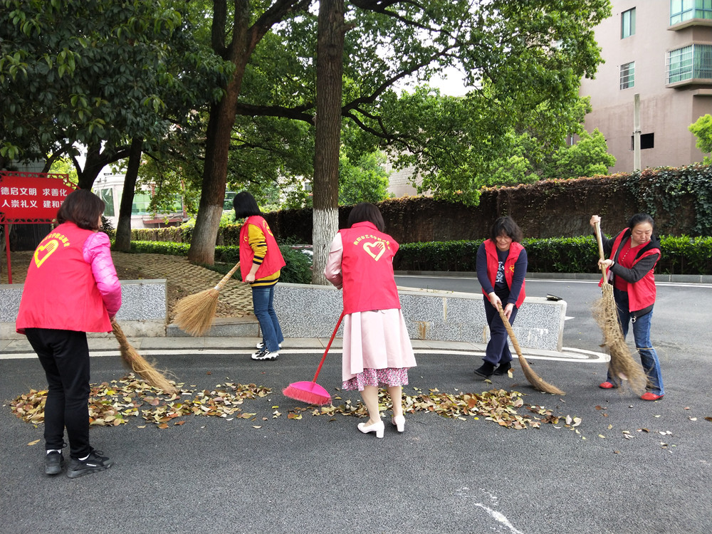 “弘揚雷鋒精神 創(chuàng)建文明校園” ——附屬藝術(shù)中專黨總支第一黨支部開展學(xué)雷鋒主題黨日活動