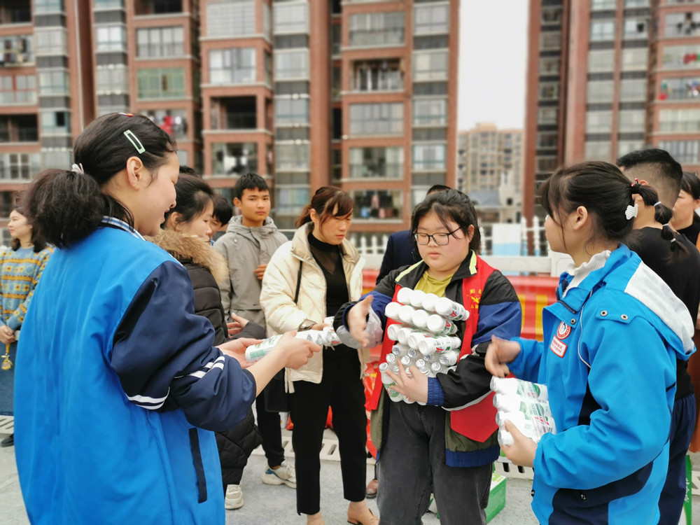 讓愛與溫暖照進(jìn)孩子的心里---衡陽(yáng)幼高專耒陽(yáng)學(xué)院走進(jìn)特殊學(xué)校