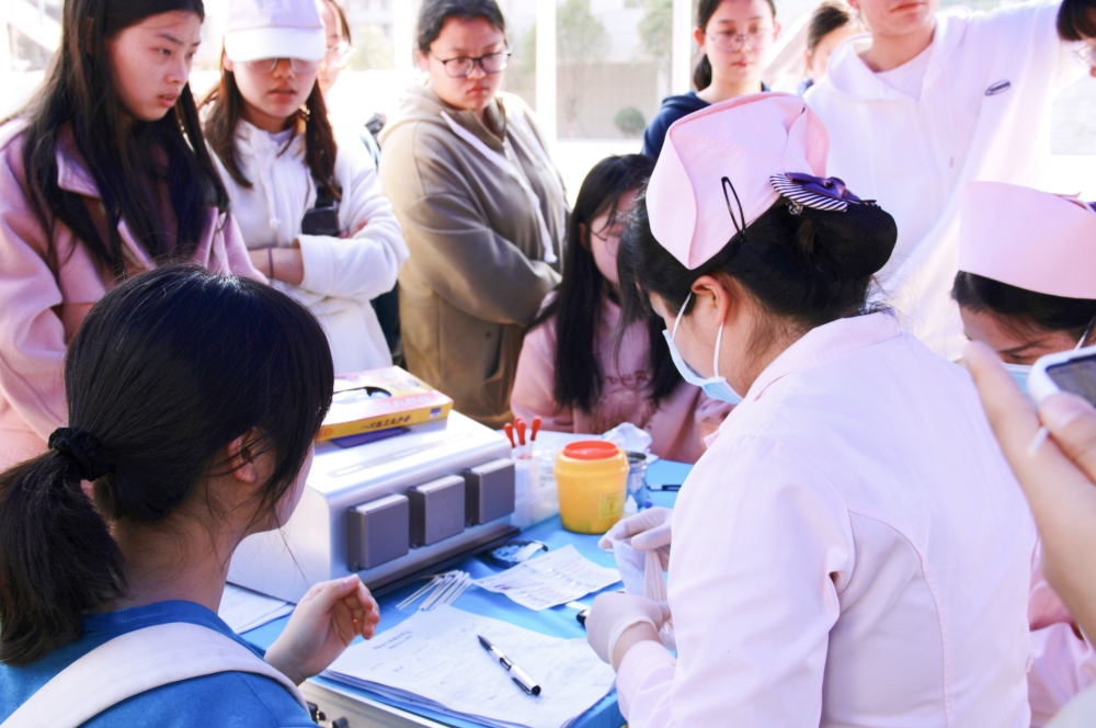 雷鋒月 | 踐行雷鋒精神  血液傳遞愛心 ——衡陽幼兒師專學前教育系開展學雷鋒志愿活動