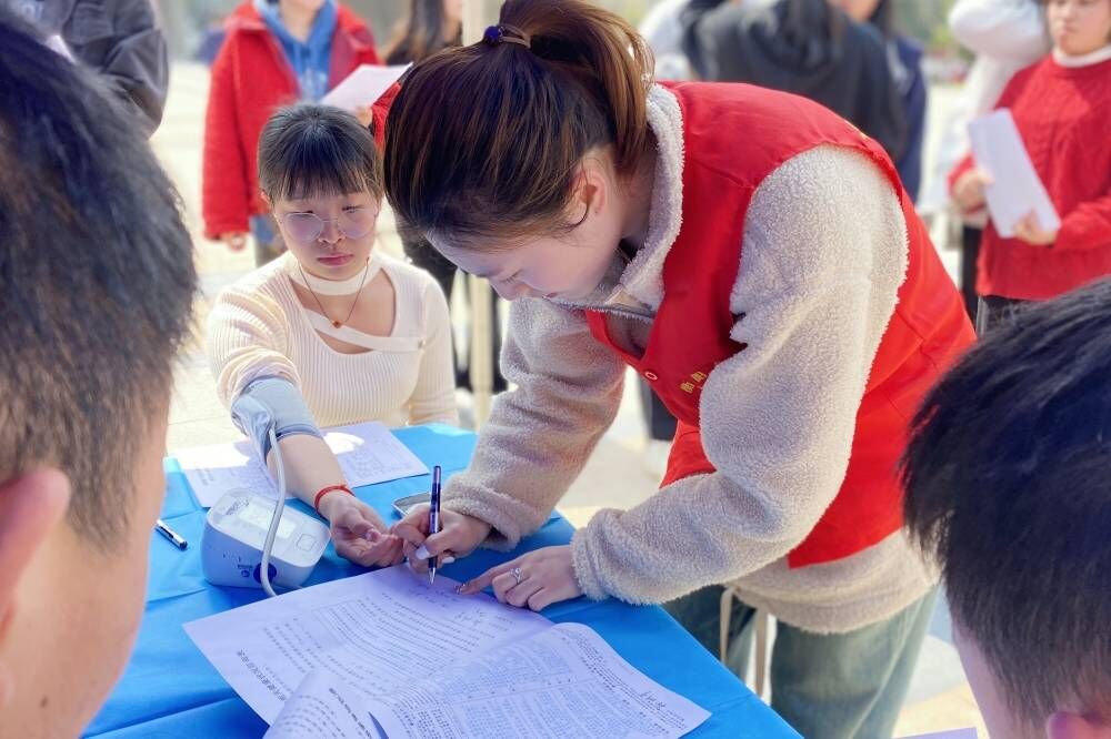 雷鋒月 | 踐行雷鋒精神  血液傳遞愛心 ——衡陽幼兒師專學前教育系開展學雷鋒志愿活動