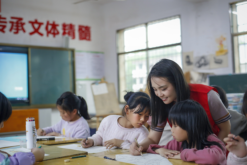 “藝”起成長(zhǎng)，伴你同行 ——衡陽(yáng)幼兒師專志愿者赴衡南縣松江聯(lián)合學(xué)校長(zhǎng)嶺校區(qū)開(kāi)展支教幫扶活動(dòng)