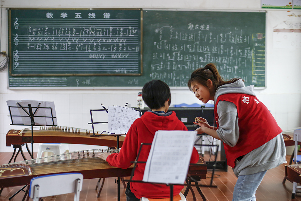 “藝”起成長(zhǎng)，伴你同行 ——衡陽(yáng)幼兒師專志愿者赴衡南縣松江聯(lián)合學(xué)校長(zhǎng)嶺校區(qū)開(kāi)展支教幫扶活動(dòng)